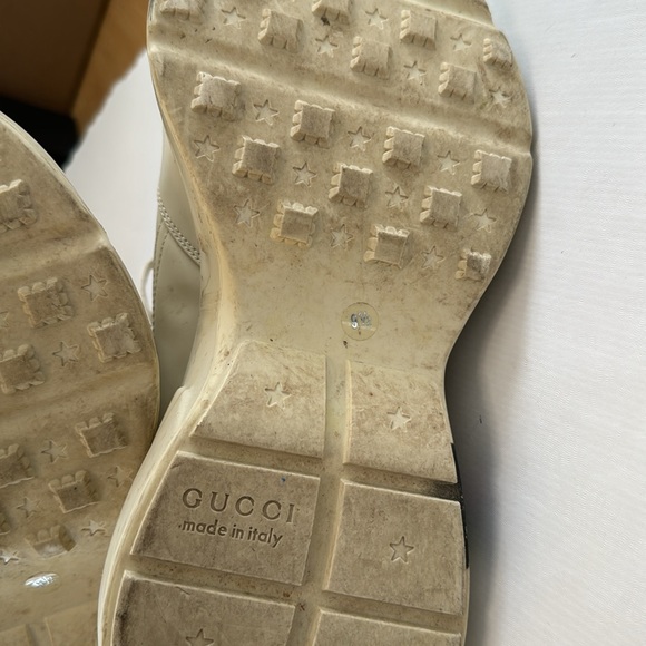 Authentic men’s Gucci X Disney Donald Duck Flash sneakers. - Picture 13 of 16